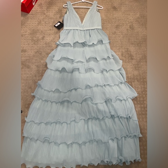 IEENA FOR MAC DUGGAL 49054 NWT Green Sleeveless Ruffle Tiered V Neck Gown - Sage - Picture 7 of 10